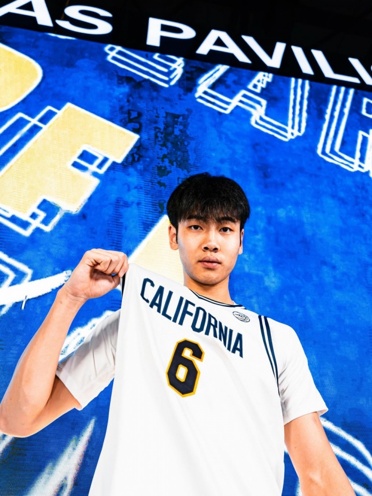 leyu乐鱼体育手机官网入口-张博源晒加伯克利分校访校定妆照！球队主帅为前湖人球员马德森